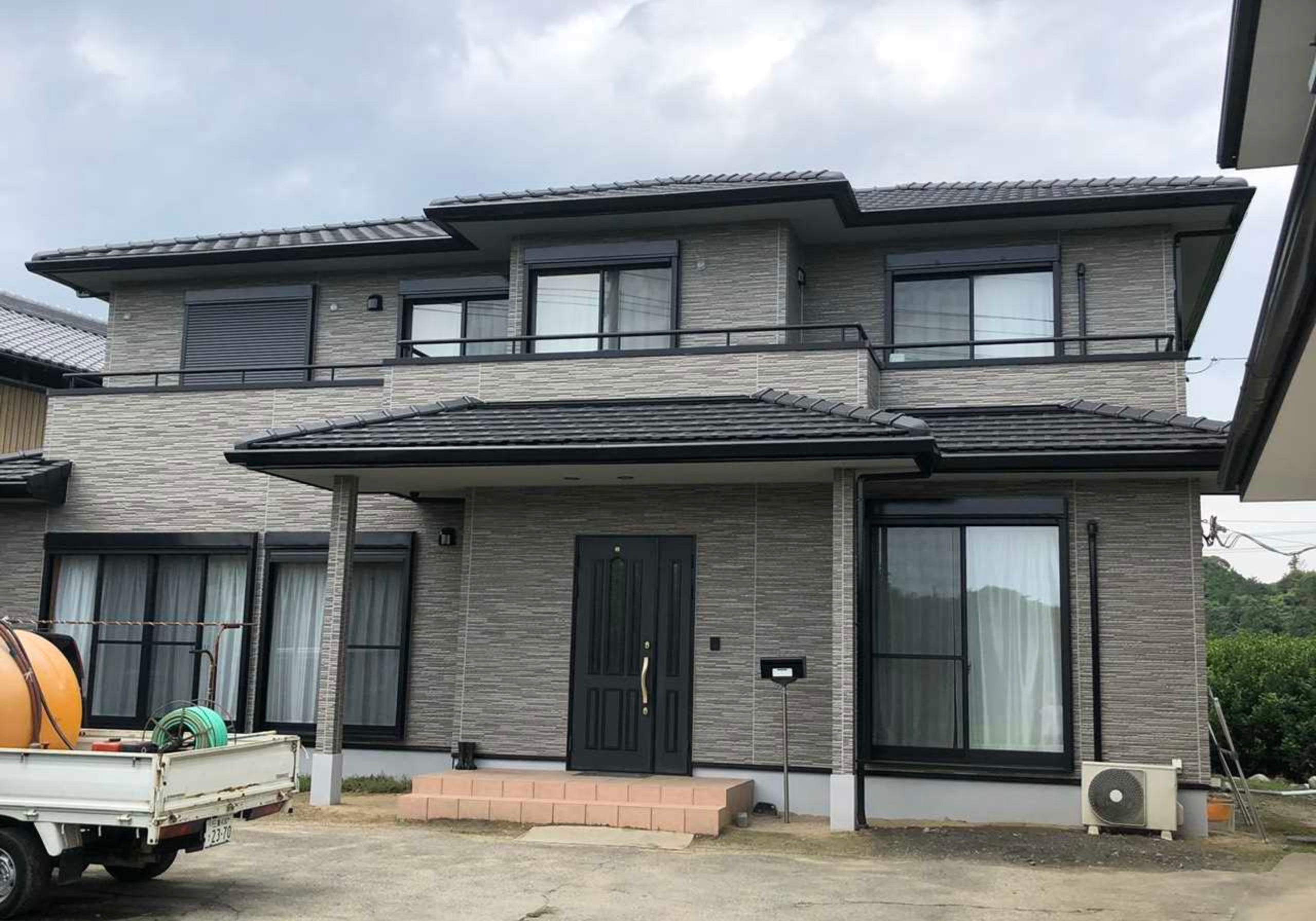 三重県 鈴鹿市 外壁塗装 屋根塗装 ペンキ屋 塗装工事 内装塗装 リフォーム工事 防水工事 外構工事 ペンキ屋 塗装屋 塗り替え 鈴鹿市 桑名市 四日市 松阪市
