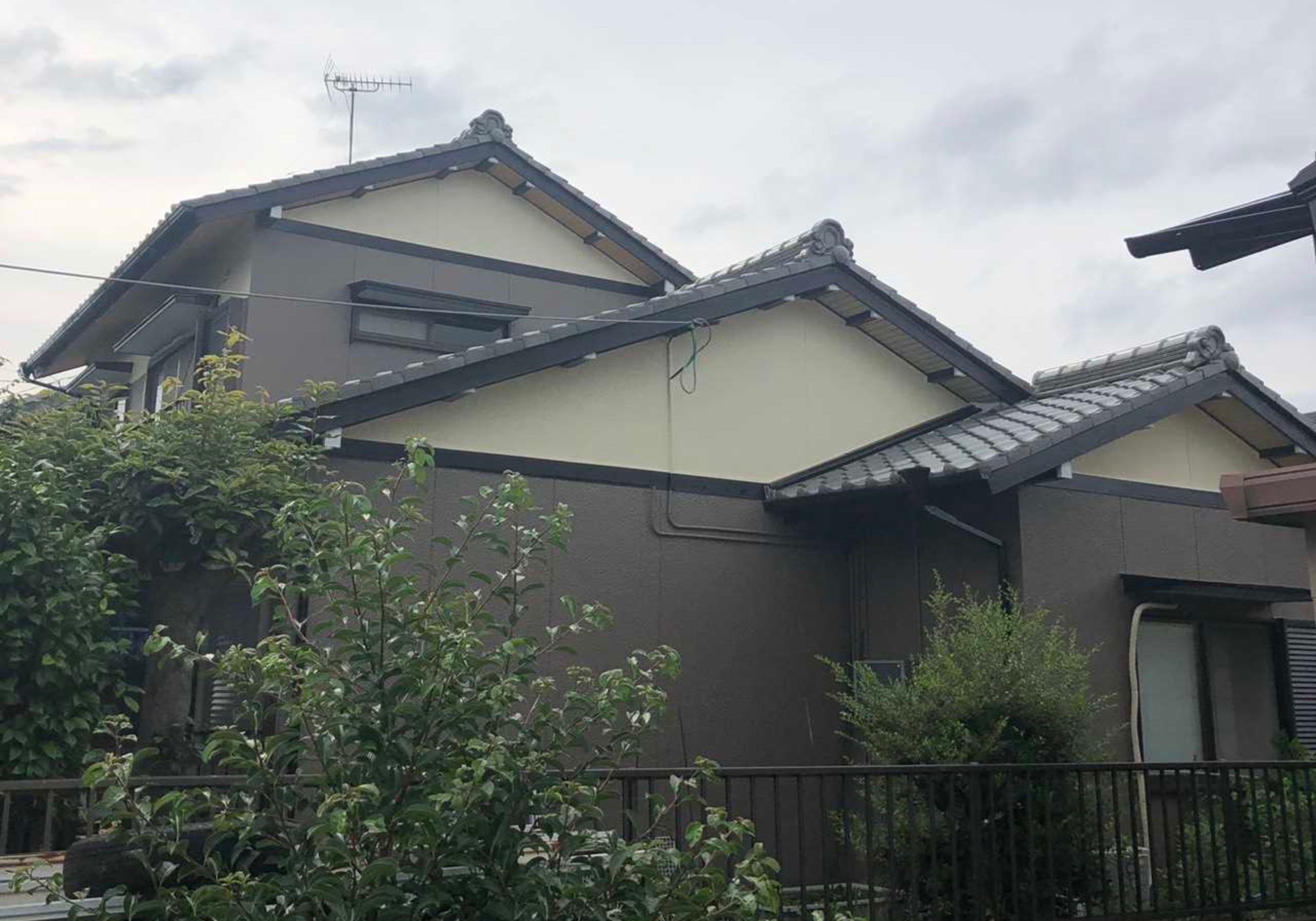 三重県 津市 外壁塗装 屋根塗装 ペンキ屋 塗装工事 内装塗装 リフォーム工事 防水工事 外構工事 ペンキ屋 塗装屋 塗り替え 鈴鹿市 桑名市 四日市 松阪市